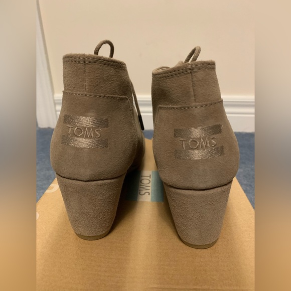 Brand New - Toms Desert Wedge Suede Shoes - Taupe - Size 6.5 - Picture 6 of 10